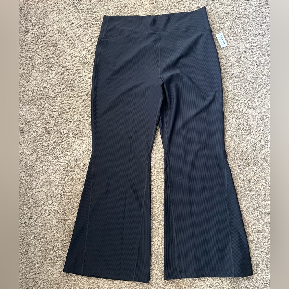 NWT - Extra High-Waisted PowerSoft Rib-Knit Super Flare Leggings - 2X